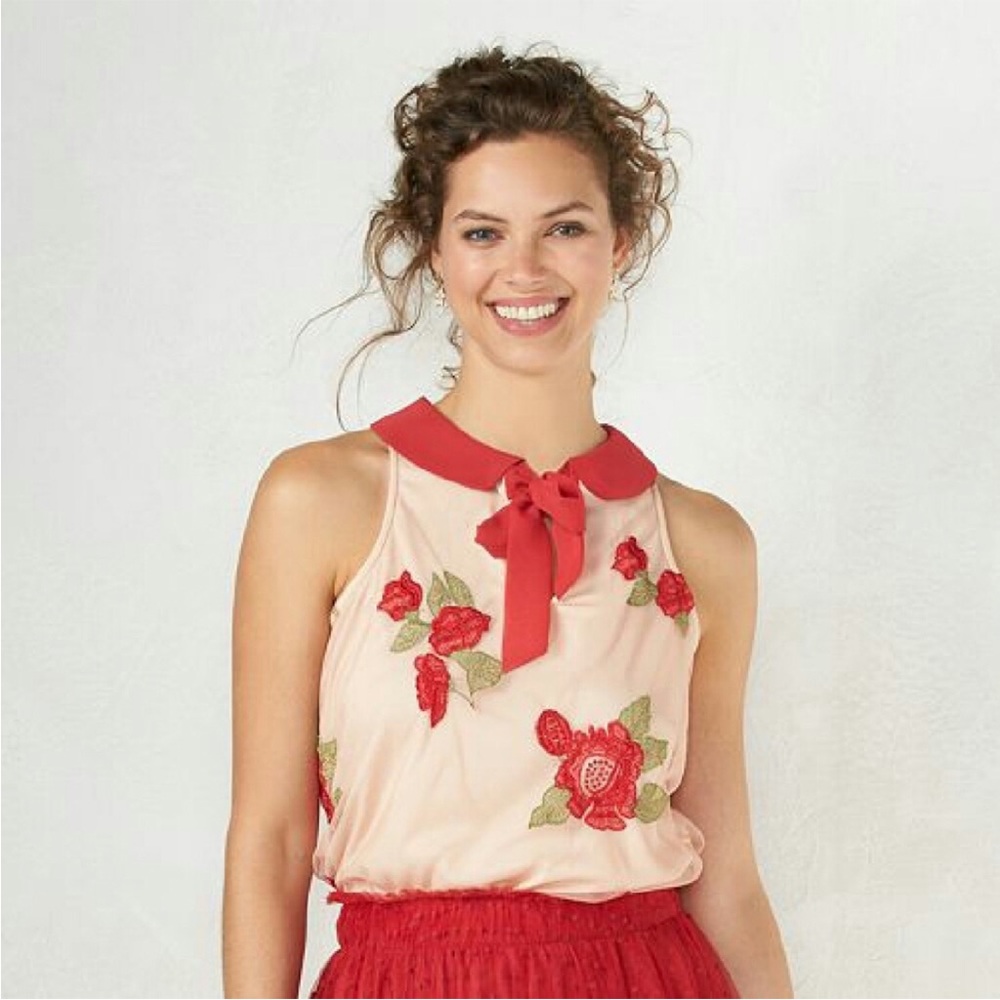 Disney x Lauren Conrad Red Floral Snow White Embroidered Tank Top Medium